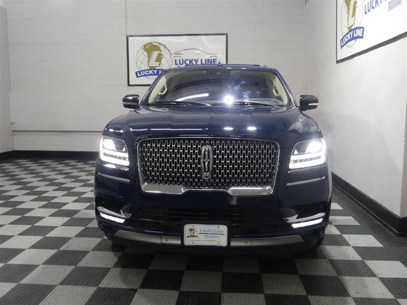 2018 Lincoln Navigator Reserve Image 2 of 46