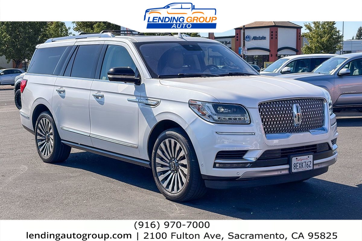 2018 Lincoln Navigator L Reserve Image 2 of 16