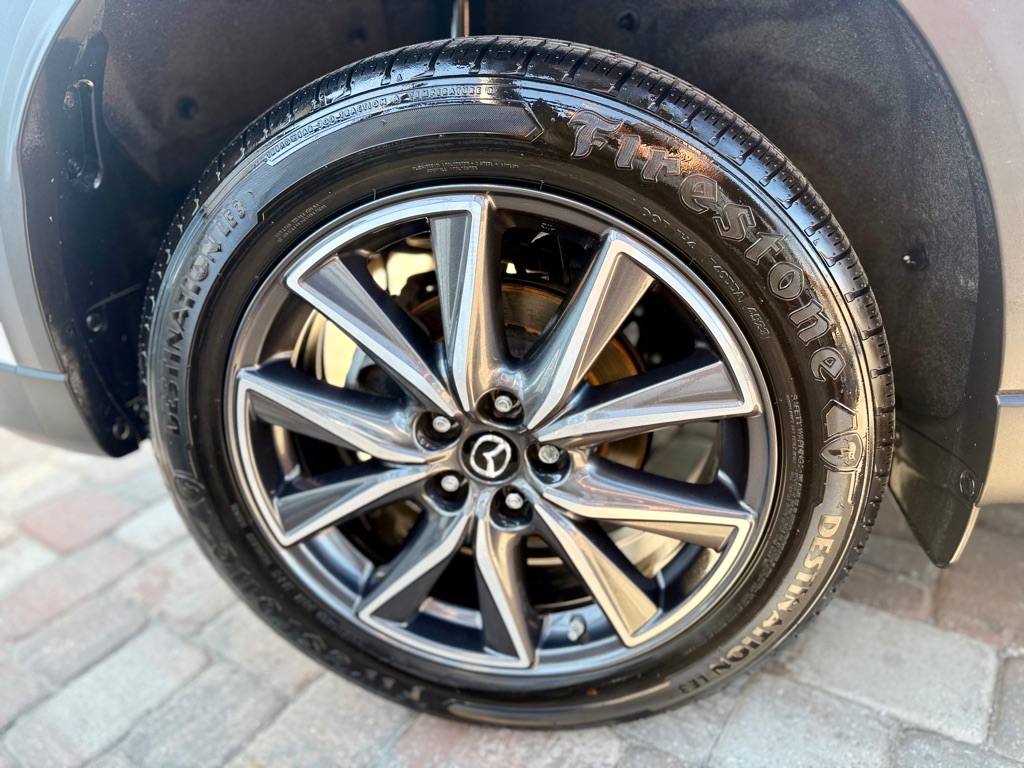Vehicle image 28 of 46