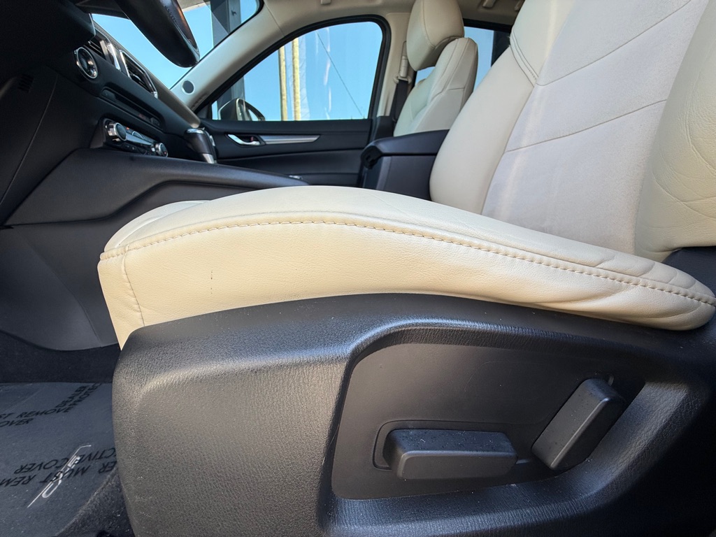 Vehicle image 33 of 46