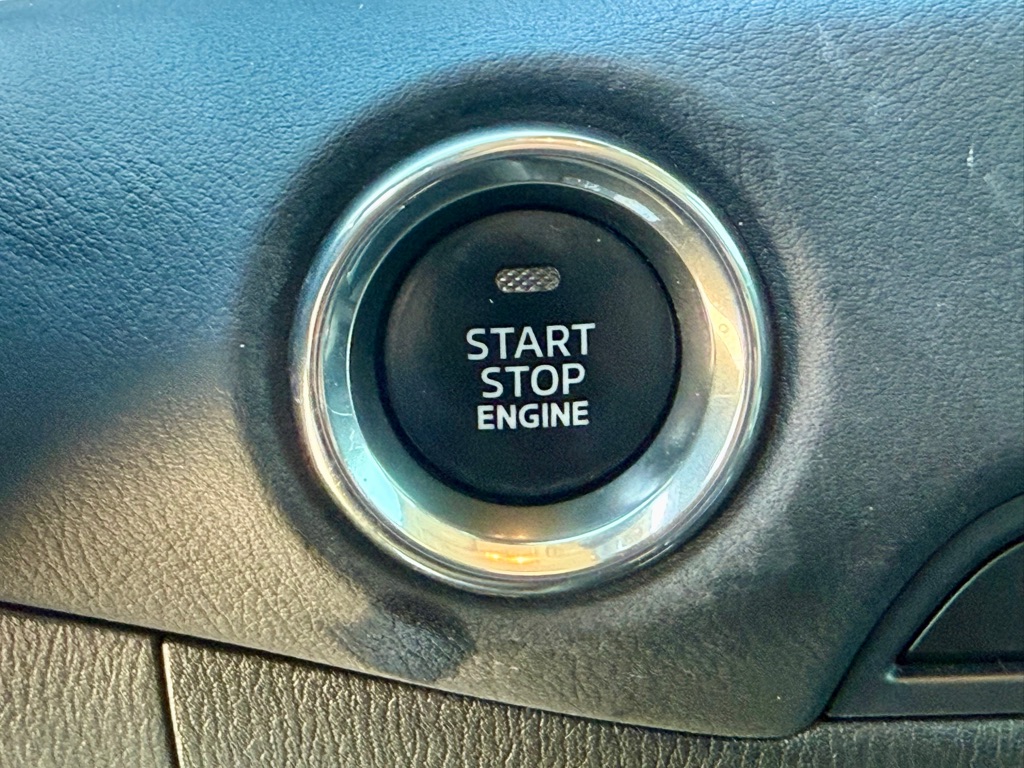 Vehicle image 21 of 46