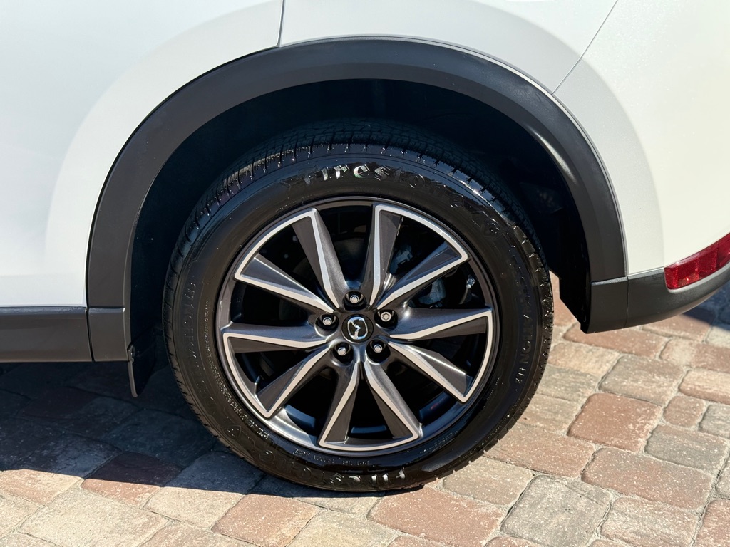 Vehicle image 15 of 46