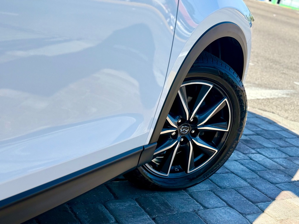 Vehicle image 29 of 46