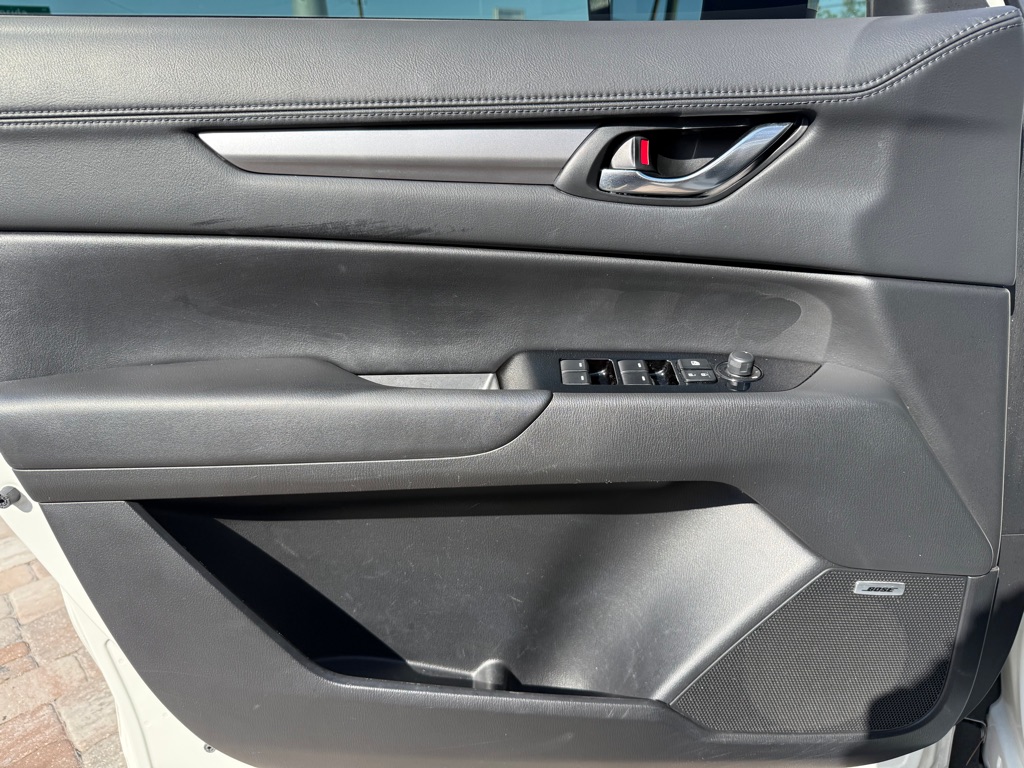 Vehicle image 31 of 46