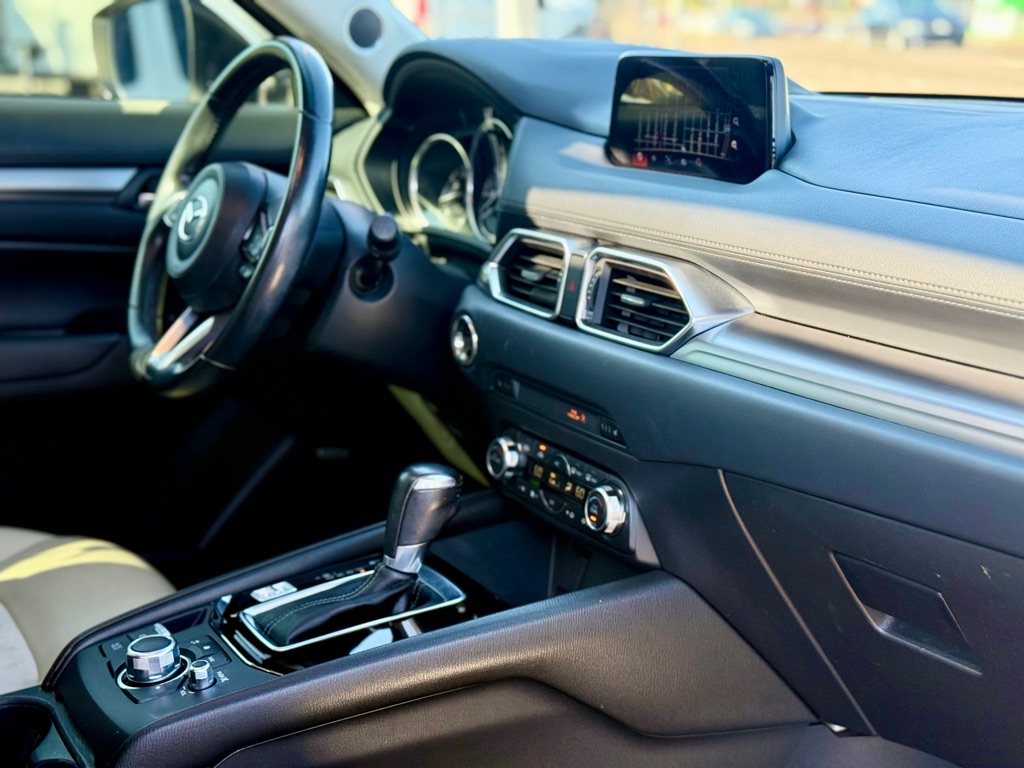Vehicle image 26 of 46