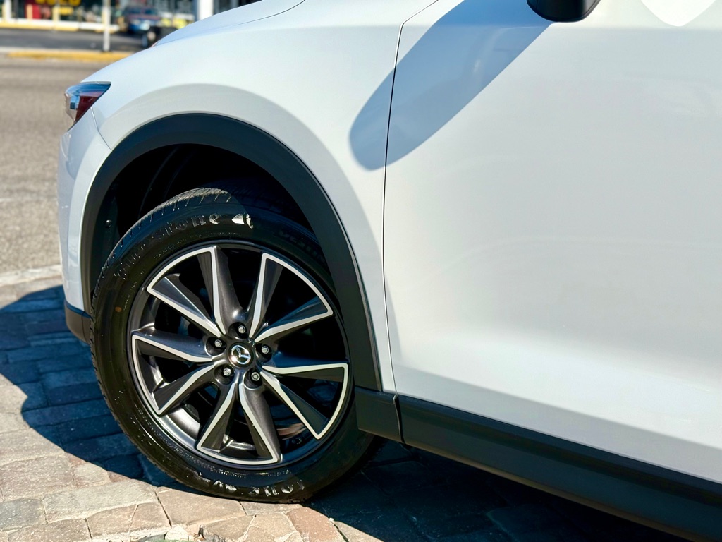 Vehicle image 16 of 46