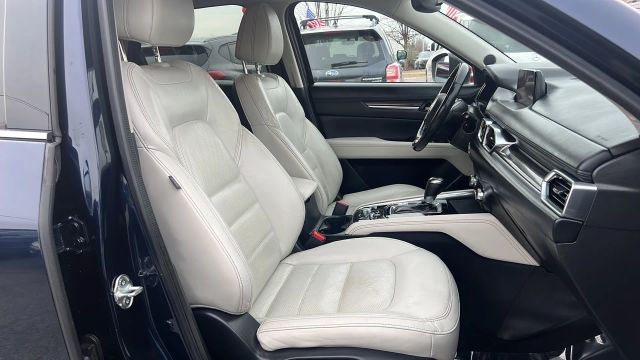 2018 Mazda CX-5 Grand Touring Image 16 of 40