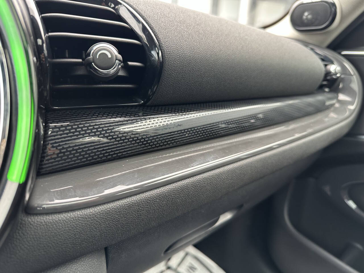 Vehicle image 36 of 60