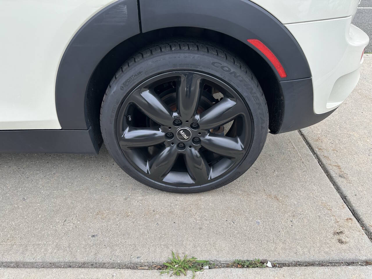 Vehicle image 46 of 60