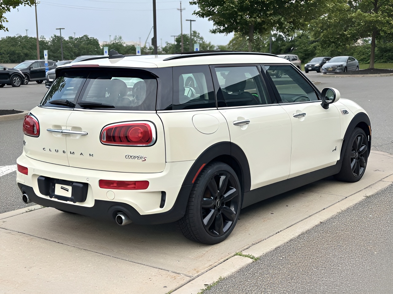 Vehicle image 57 of 60