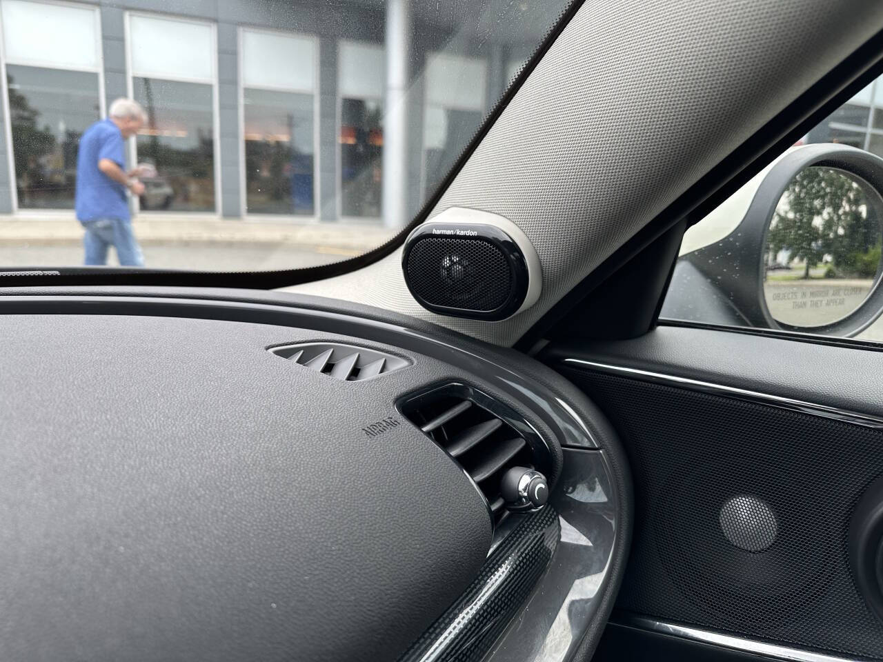 Vehicle image 35 of 60