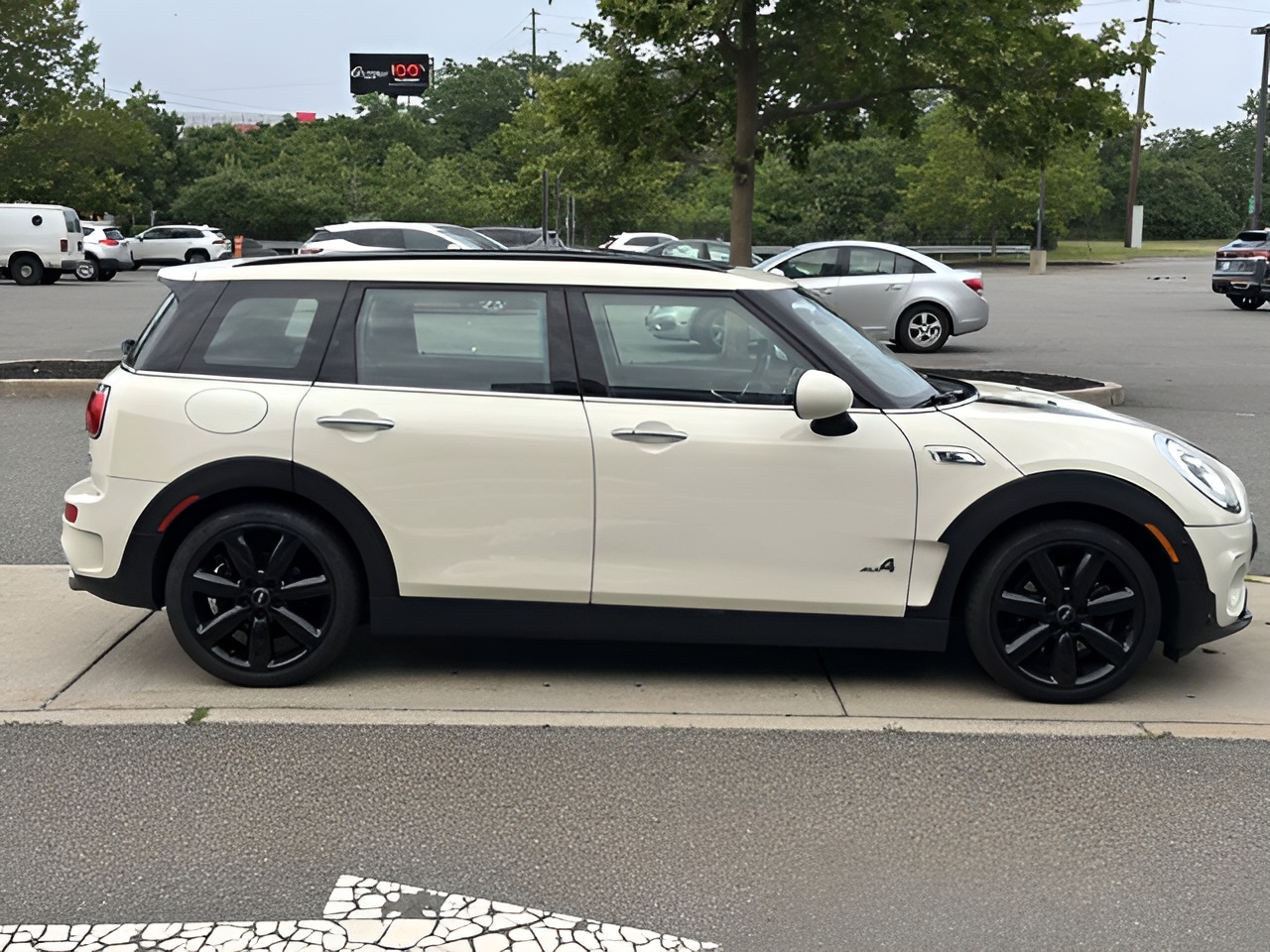 Vehicle image 56 of 60