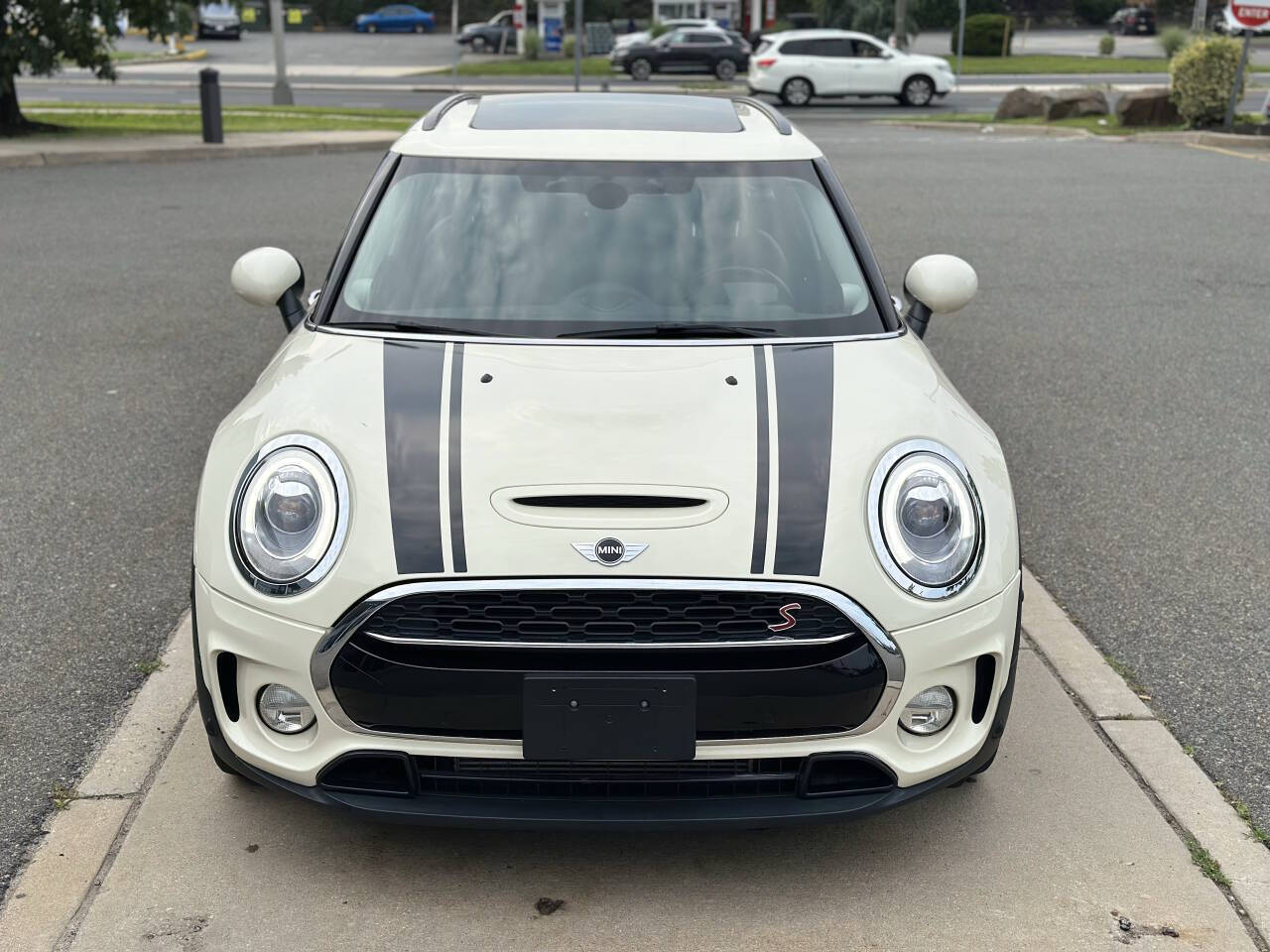 Vehicle image 3 of 60