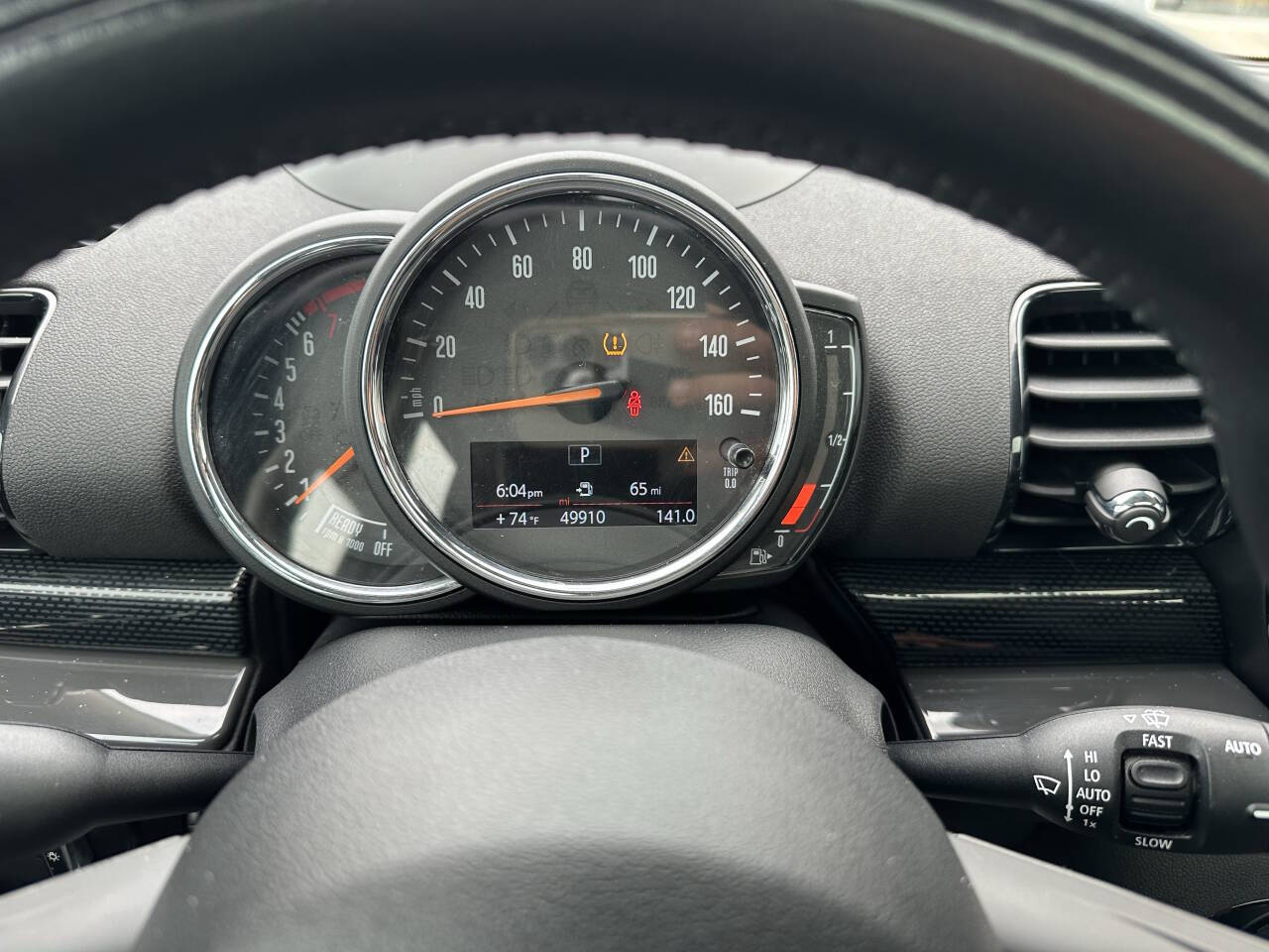 Vehicle image 32 of 60