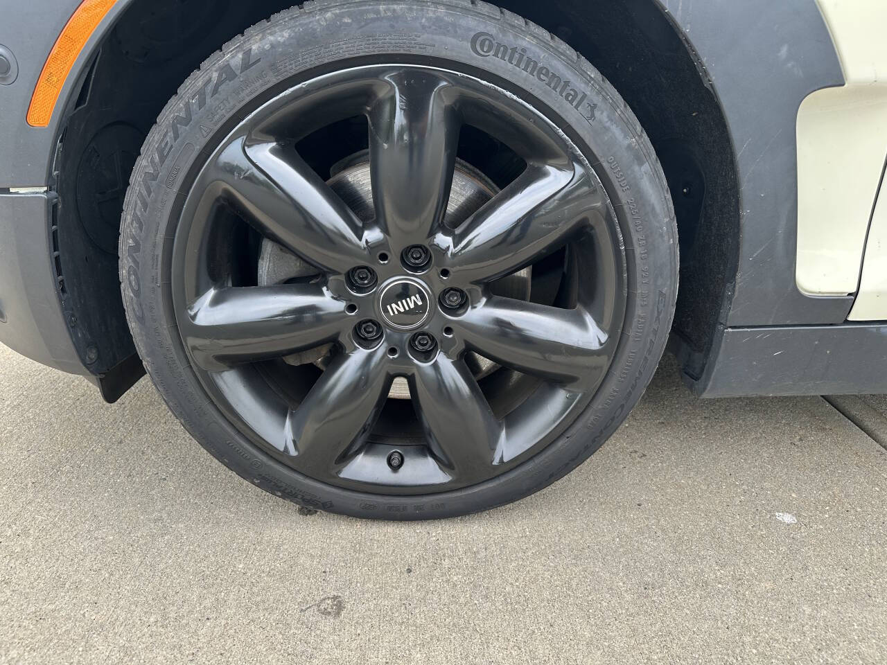 Vehicle image 44 of 60
