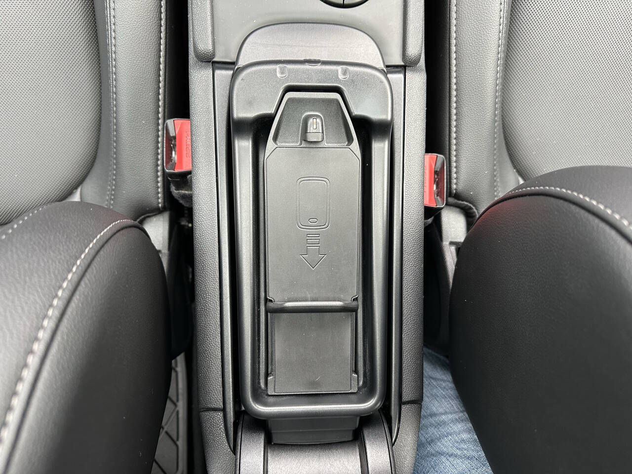 Vehicle image 37 of 60