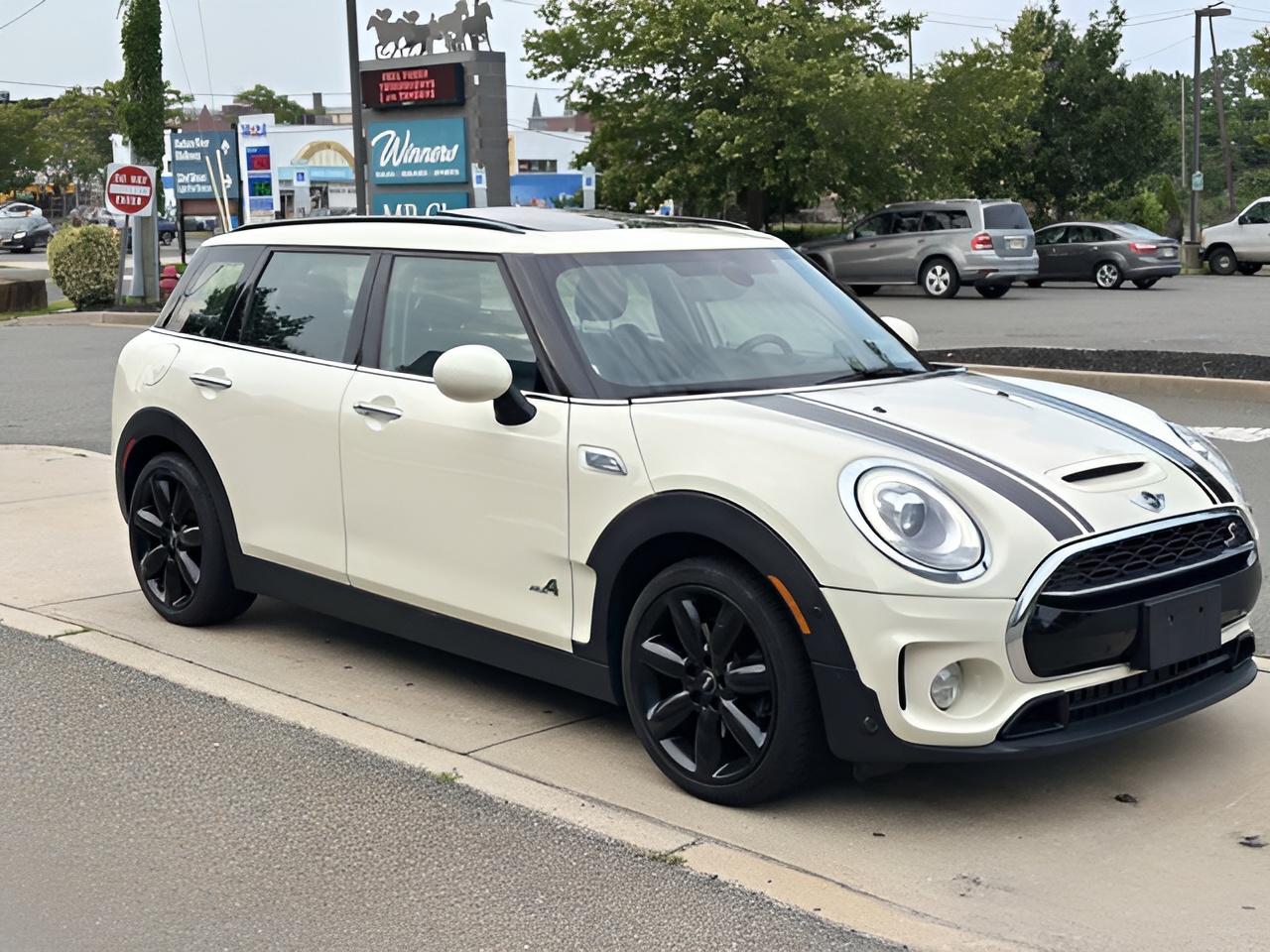 Vehicle image 55 of 60