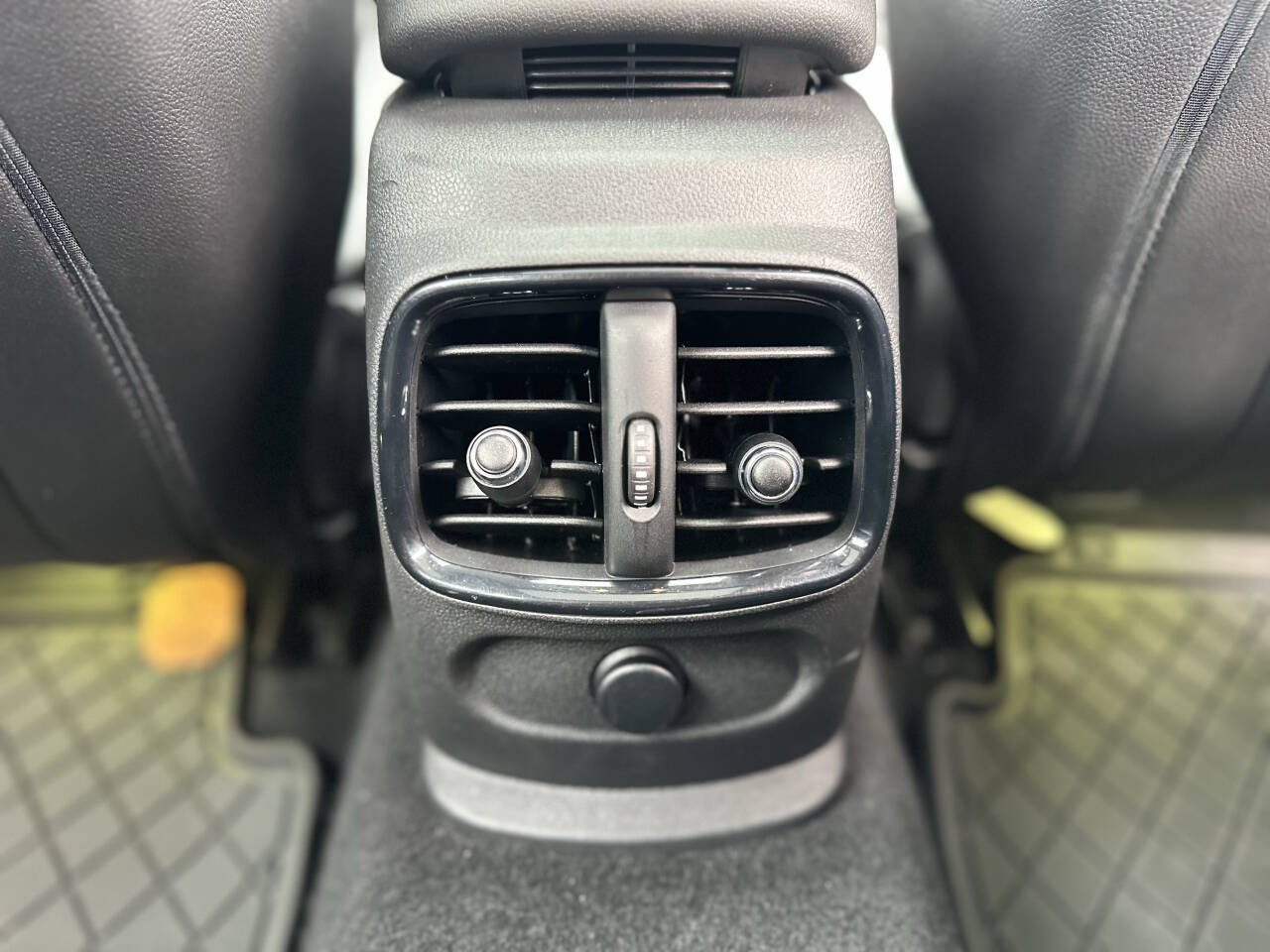 Vehicle image 24 of 60