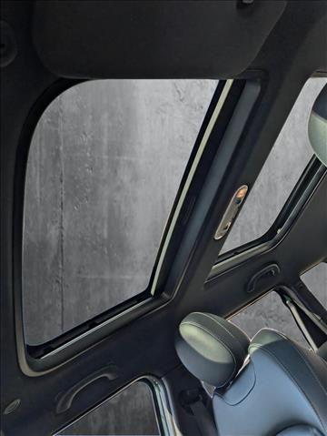 Vehicle image 15 of 27