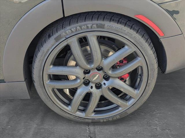 Vehicle image 25 of 27