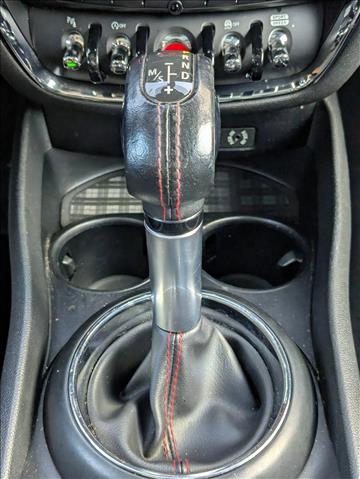 Vehicle image 16 of 27