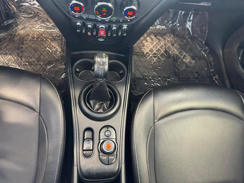 Vehicle image 18 of 28
