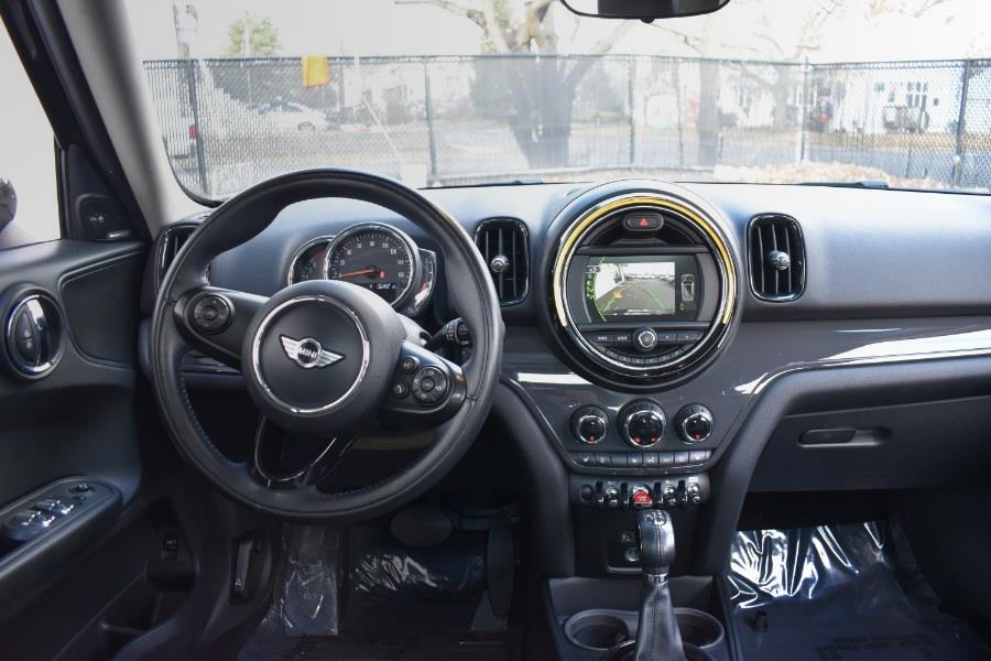 Vehicle image 18 of 38