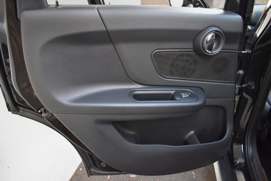 Vehicle image 35 of 38