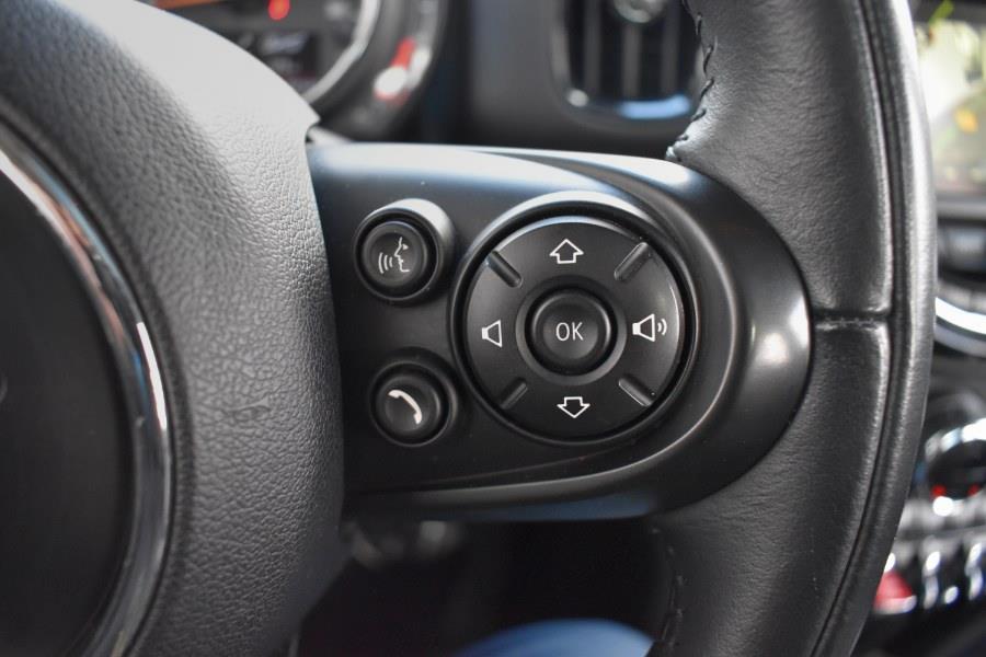 Vehicle image 25 of 38