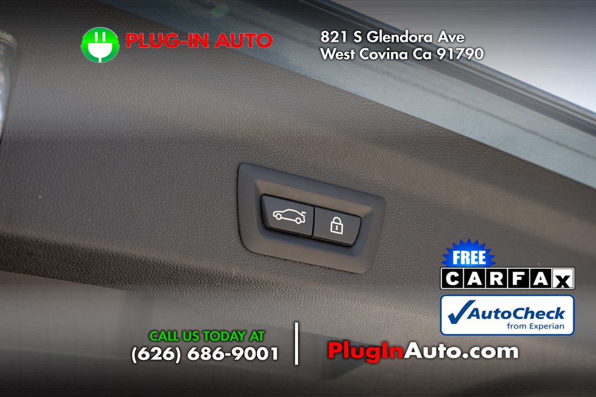 Vehicle image 26 of 28