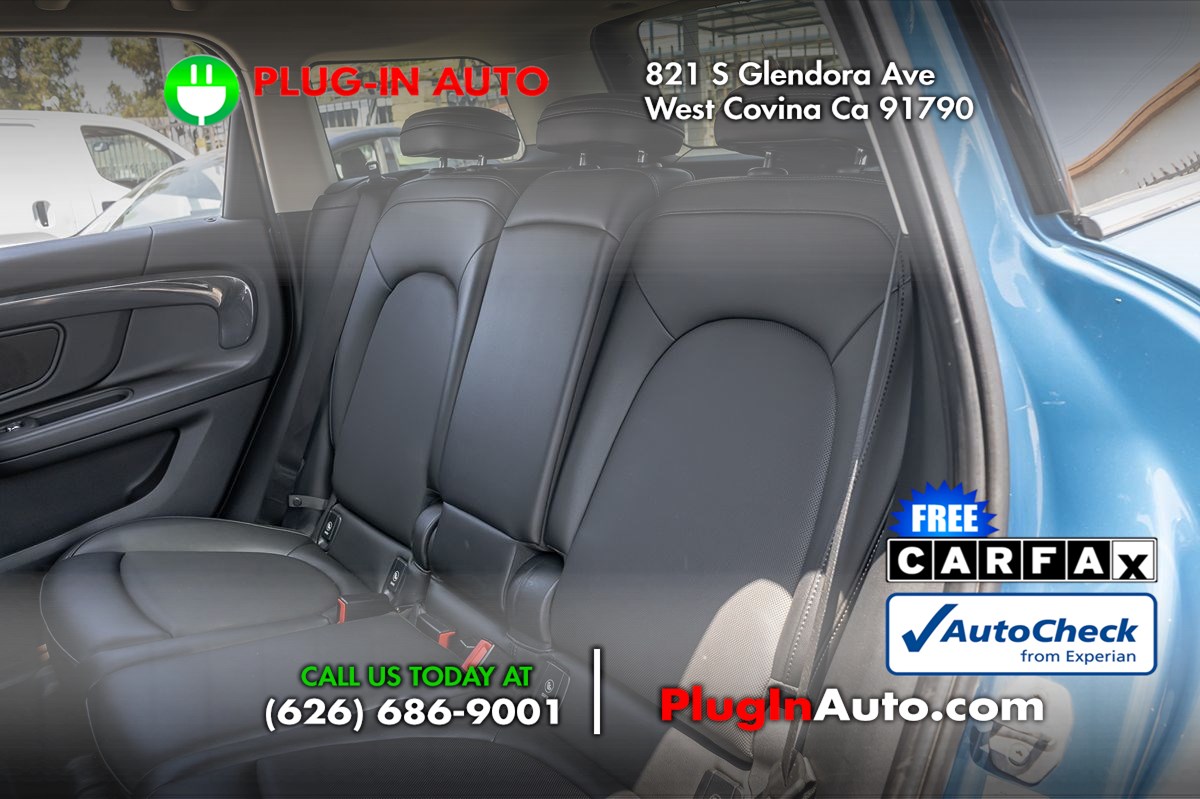 Vehicle image 8 of 28