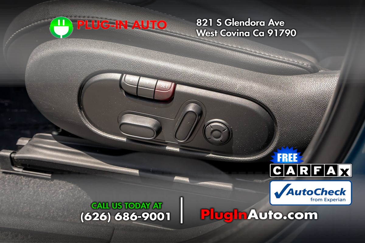 Vehicle image 22 of 28