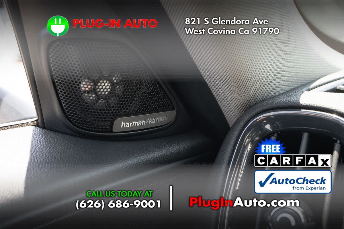 Vehicle image 14 of 28