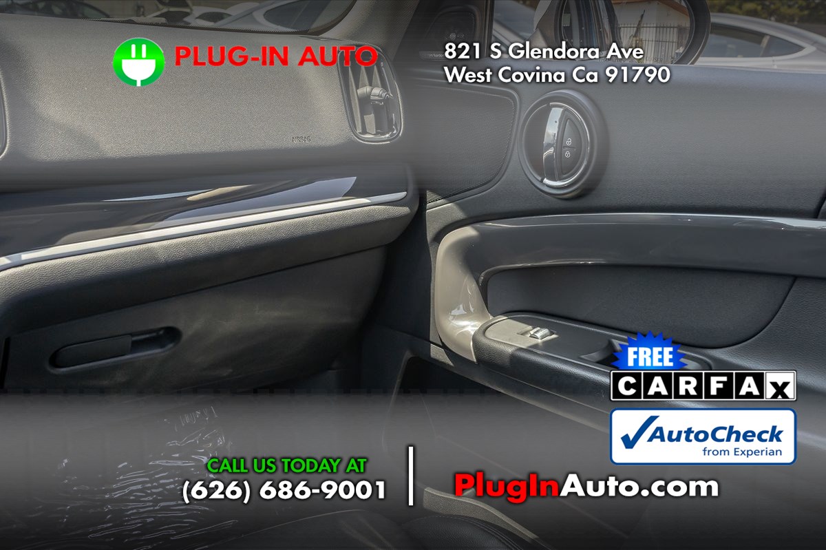 Vehicle image 23 of 28