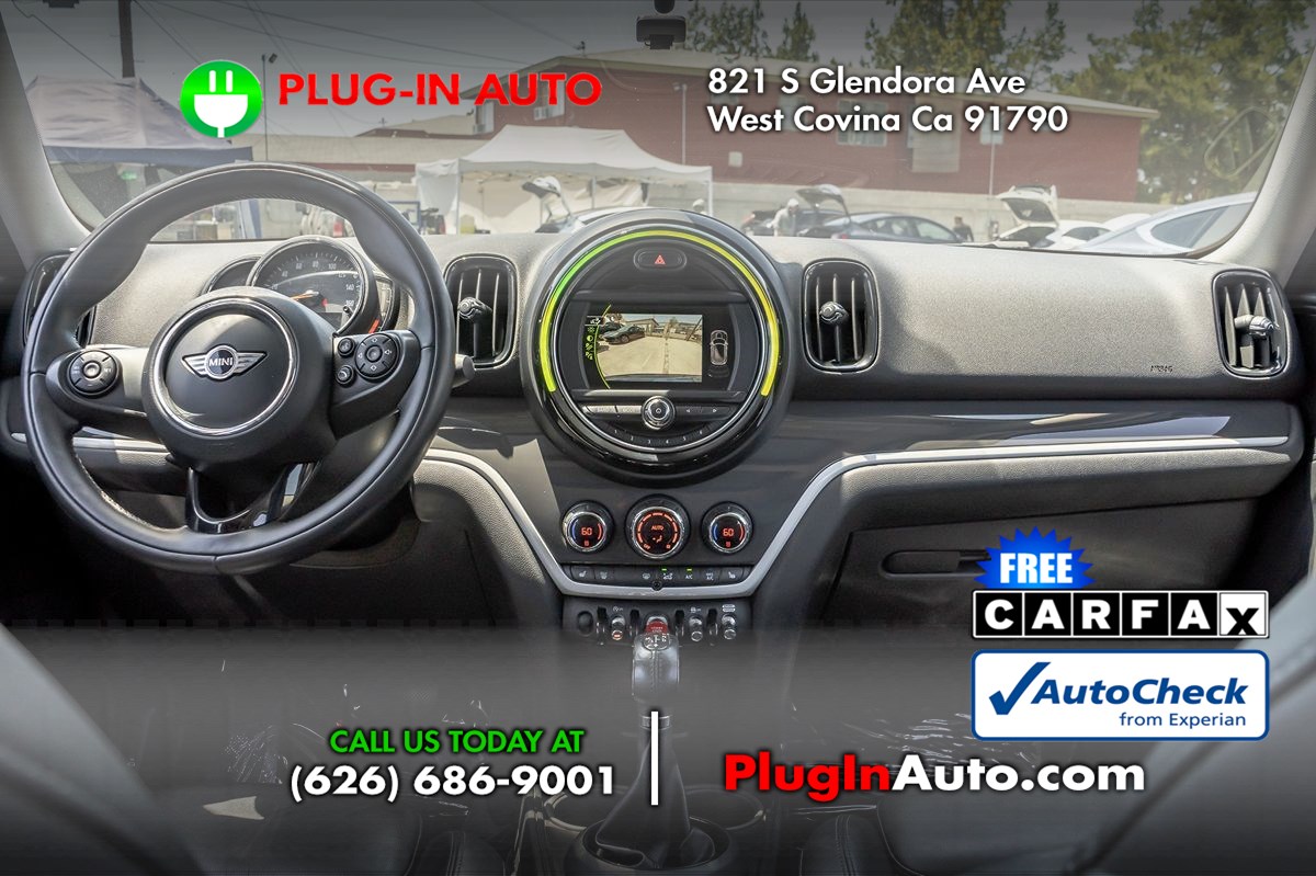 Vehicle image 17 of 28