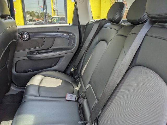 Vehicle image 15 of 32