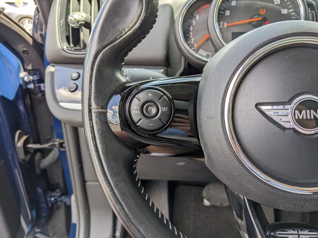 Vehicle image 26 of 32