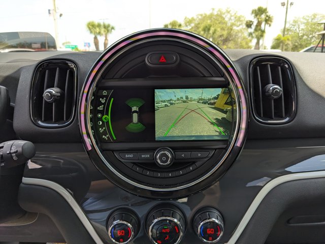 Vehicle image 20 of 32