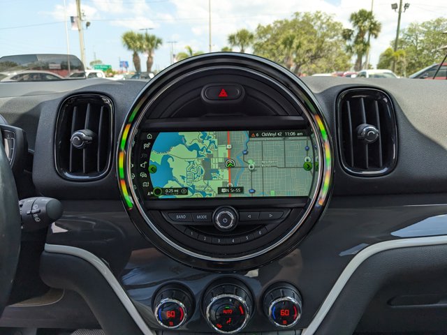 Vehicle image 19 of 32