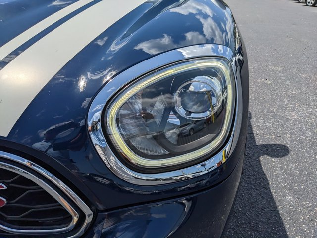 Vehicle image 5 of 32