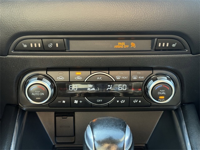 Vehicle image 22 of 25