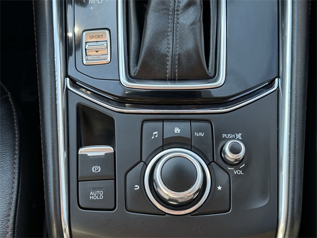 Vehicle image 23 of 25
