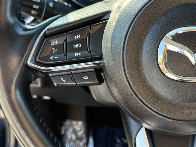 Vehicle image 19 of 25
