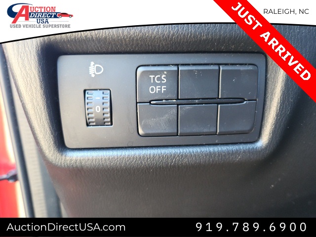 Vehicle image 19 of 21