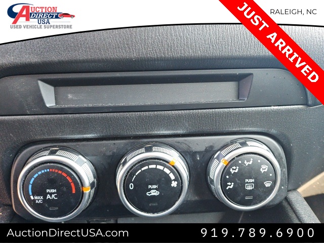 Vehicle image 11 of 21