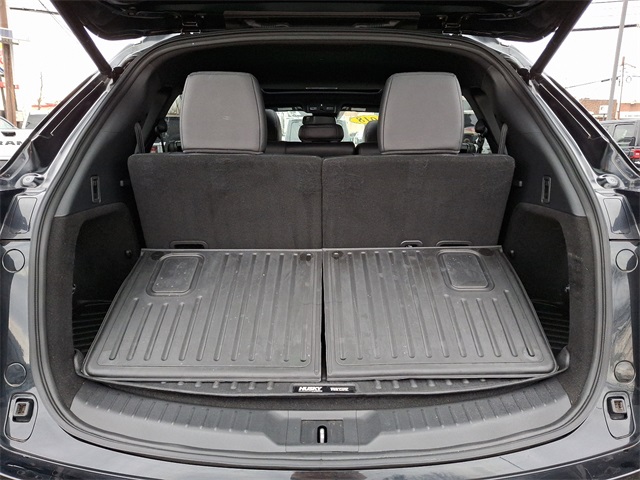 Vehicle image 28 of 32
