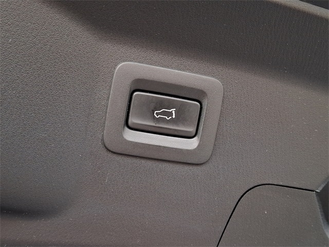 Vehicle image 29 of 32
