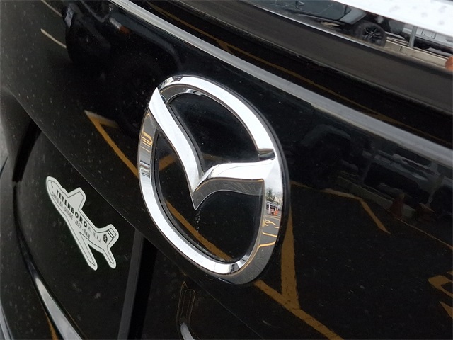 Vehicle image 30 of 32