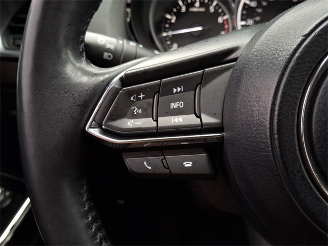 Vehicle image 23 of 32