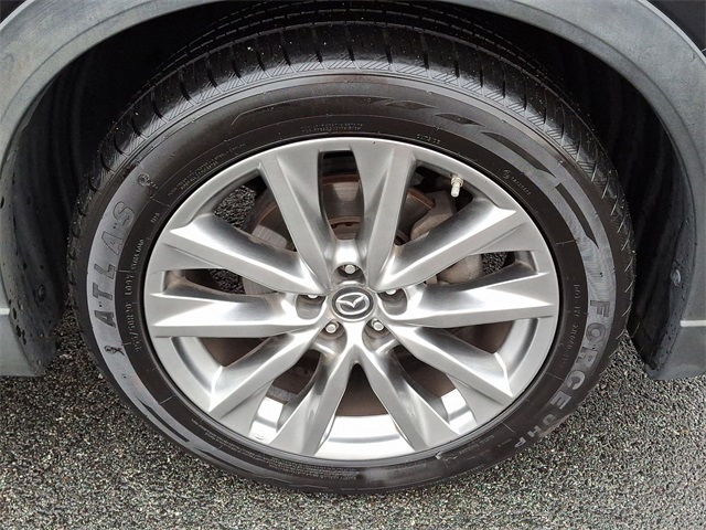 Vehicle image 8 of 32